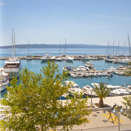 Apartment Portun In The Center Baska Voda