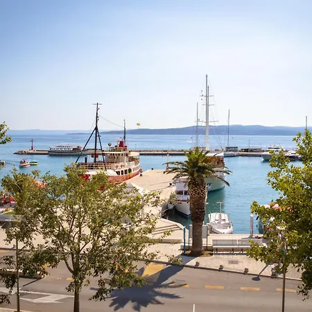 Portun In The Center Baska Voda
